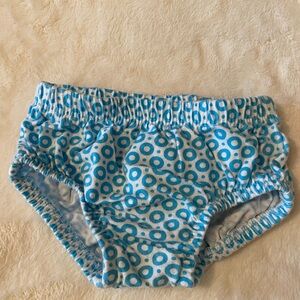Carter’s girl short size 6M